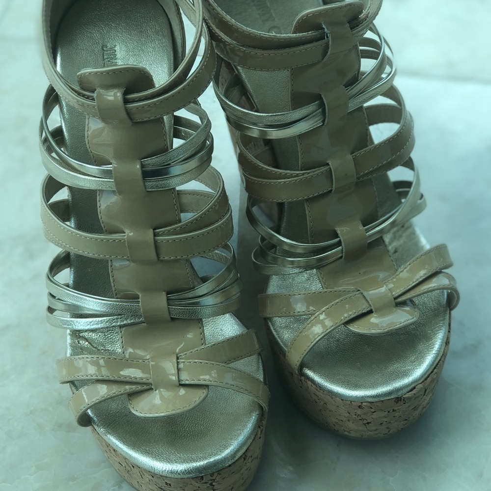 Jimmy Choo Gold Nude strappy cork Weges - Picture 8 of 8